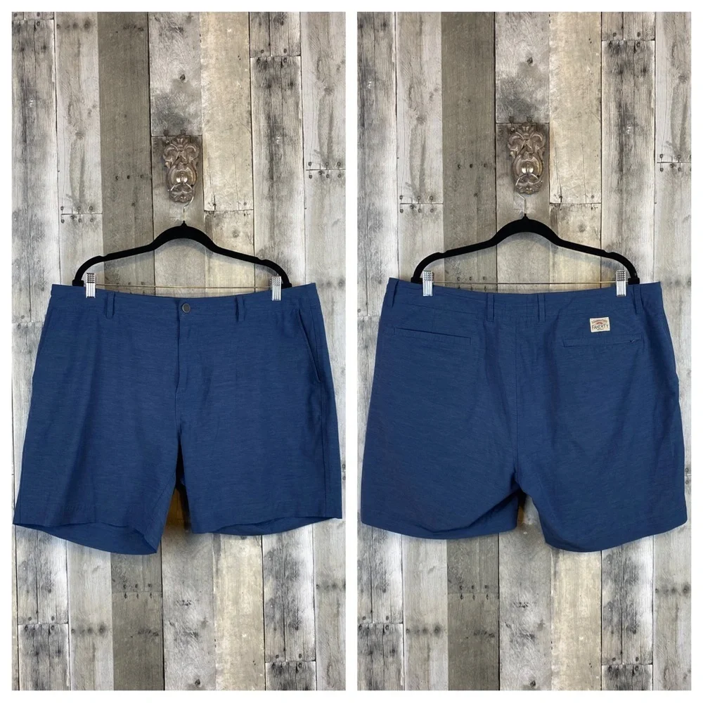 Faherty All Day Shorts 5” in Navy Blue Size 38.
